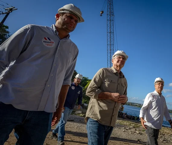 Senador Renan visita obras da ponte Penedo-Neópolis, um sonho de gerações que ajudou a virar realidade