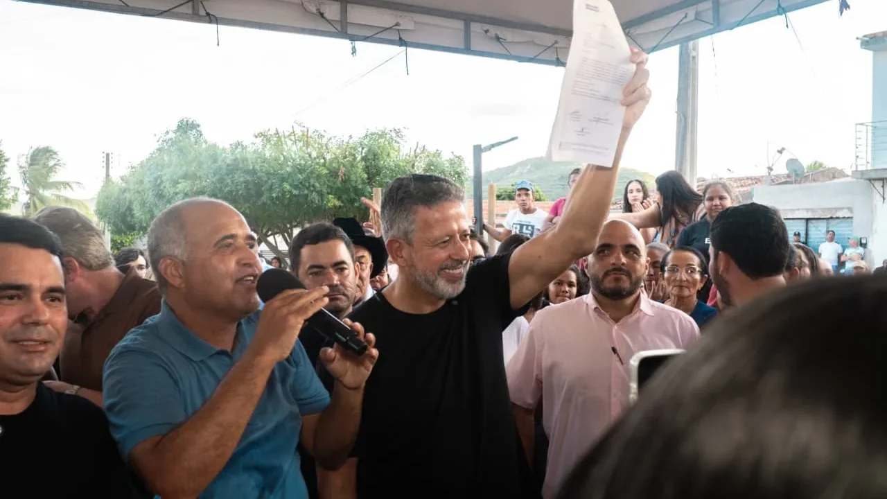 Pavimentação, desenvolvimento e trabalho para os municípios: Arthur Lira leva avanços a São José da Tapera