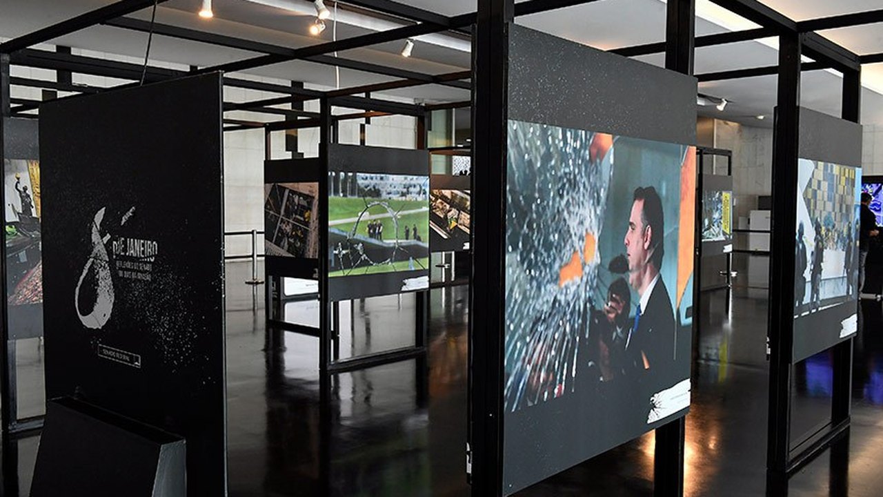 Exposição de fotos resgatou memória dos ataques antidemocráticos