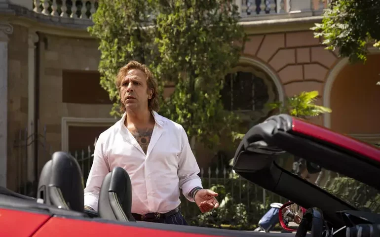 'Buen Camino' se torna filme italiano de maior bilheteria da história