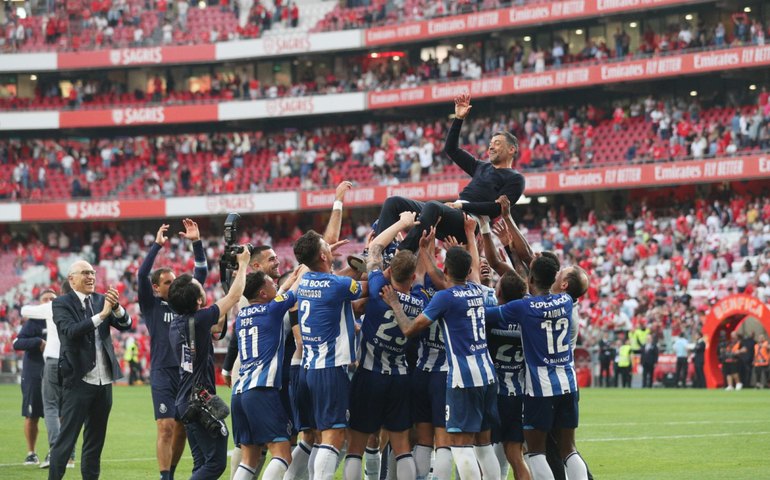 Porto vence o Benfica no Estádio da Luz e conquista o Campeonato Português