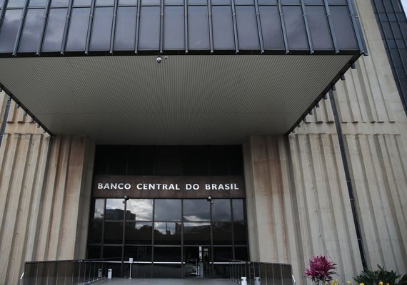 Copom inicia quarta reunião do ano avaliando fim de altas da Selic