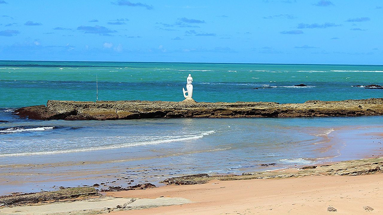Um casal e uma criança são vítimas de afogamento na Praia da Sereia