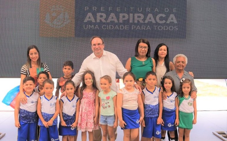 Arapiraca recebe mais uma creche e prefeito Luciano anuncia entrega da Escola de Campo dia 17