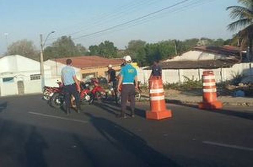 SMTT em Delmiro realiza operação para regularizar transporte remunerado de passageiros