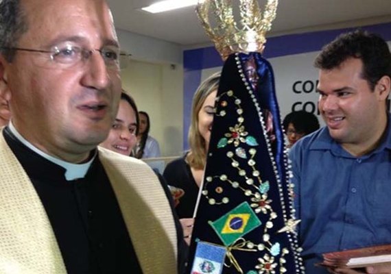 Procon/AL recebe a visita da imagem de Nossa Senhora Aparecida