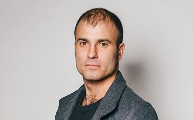 Morre ator da série 'Elite' aos 41 anos