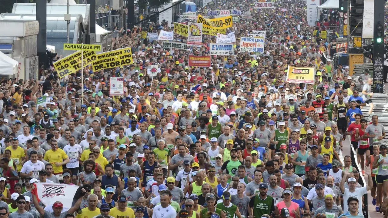 Atletas amadores recebem os kits 98ª Corrida São Silvestre