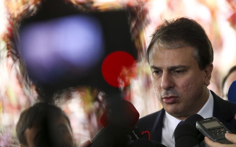 Ceará anuncia convocação de PMs da reserva e lei da recompensa