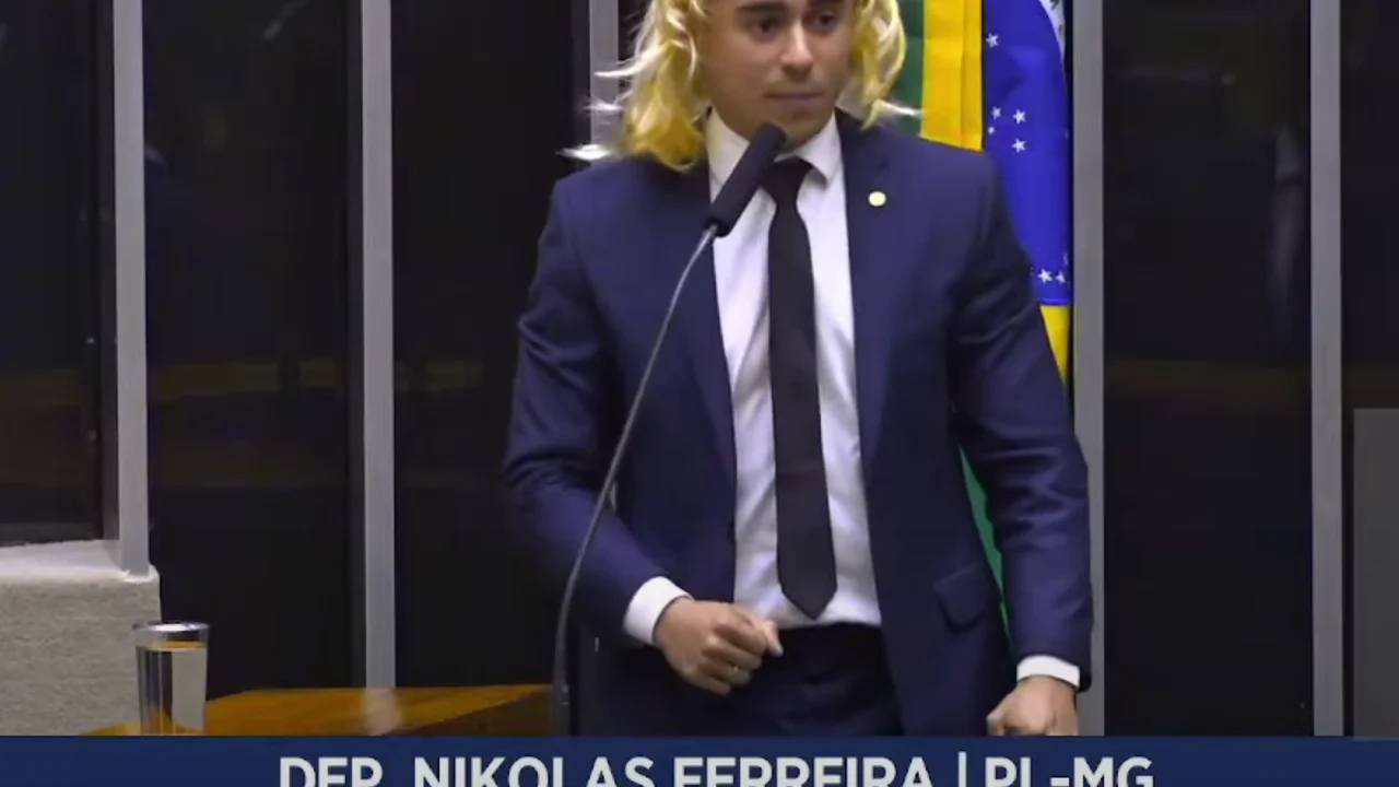 Relator muda de opinião e processo contra Nikolas Ferreira é arquivado