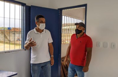 Prefeito Neno Freitas vistoria andamento das obras que funcionará anexo de PSF em Branquinha 