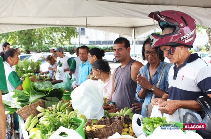 Feira promovida pela Seagri comercializa produtos orgânicos