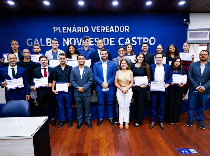 Câmara entrega certificados aos novos servidores após jornada de capacitação da Escola do Legislativo