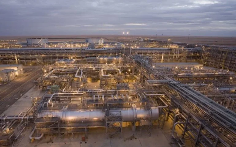 Arábia Saudita anuncia corte na produção de petróleo em conjunto com outros membros da Opep