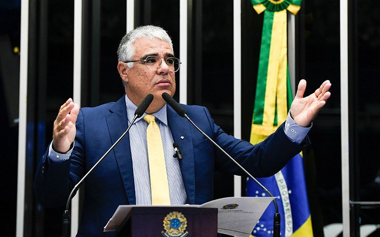 Girão manifesta preocupação com censura no Brasil