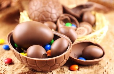 Oficinas de ovos de Páscoa vão estimular geração de renda para usuários de unidades de acolhimento