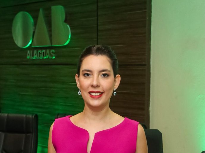 Advogada Cristiana Maya toma posse como conselheira da ABMCJ e reforça atuação em defesa das mulheres advogadas