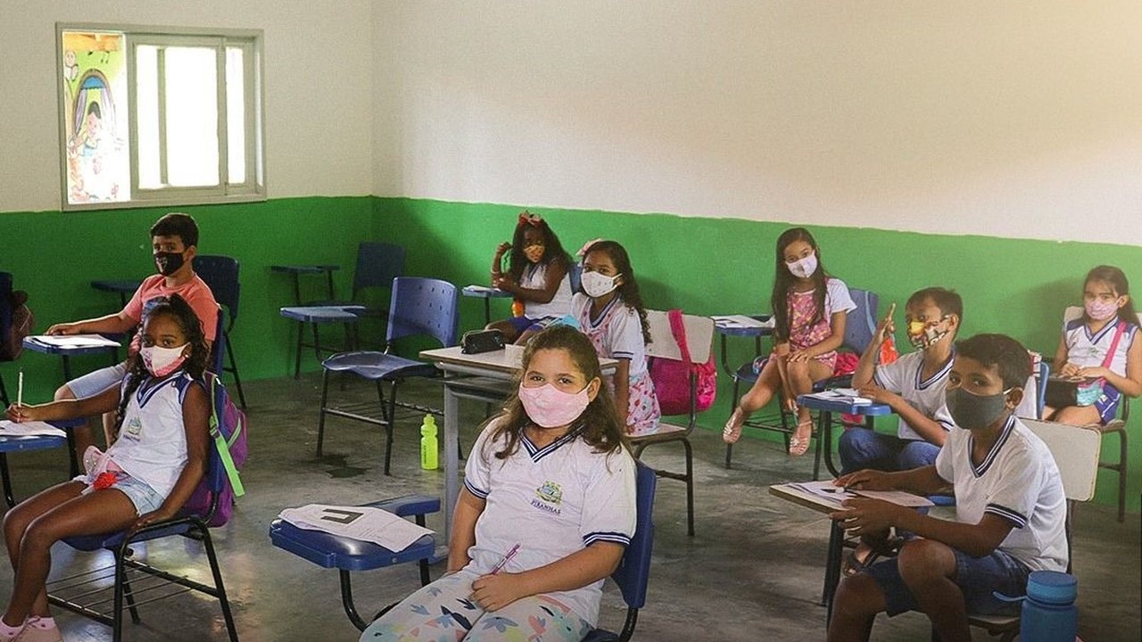 Rede municipal de ensino de Piranhas retoma aulas presenciais nesta segunda-feira (13) 