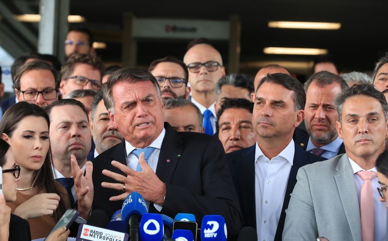 Moraes autoriza depoimentos de 15 testemunhas de defesa de Bolsonaro