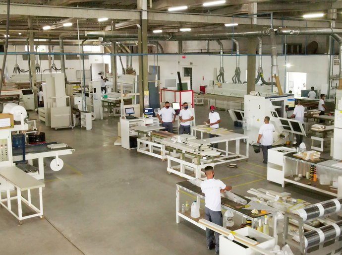 Móveis com personalização em massa: a solução sob medida em escala industrial