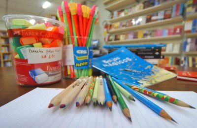 Volta às aulas: Procon orienta os consumidores na compra do material escolar