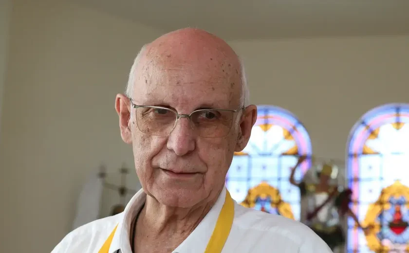 'Estou bem, já em atividade', diz padre Júlio Lancellotti após ser internado em SP
