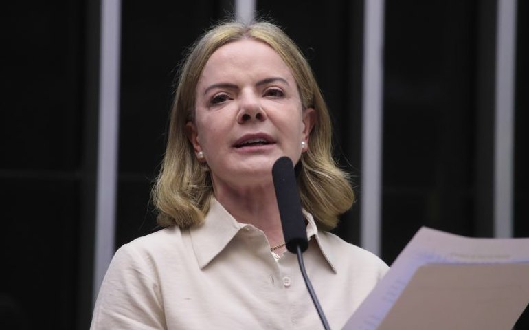 Entrevista: ‘Orientação é demitir, e o natural é ficar no governo quem tiver compromisso com a reeleição de Lula’, diz Gleisi