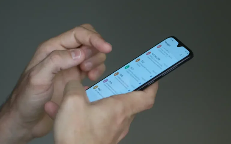 A cada sete minutos, uma tentativa de fraude de documento é registrada no Brasil