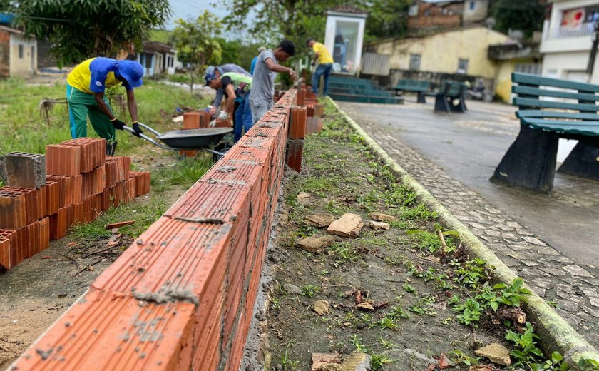 Pós-enchente: Prefeitura de Branquinha realiza reparos em praças
