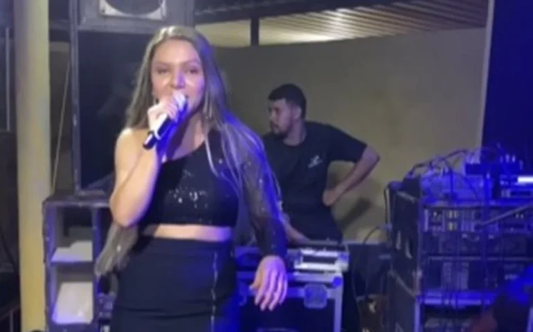Cantora de forró e marido morrem afogados ao tentar atravessar ponte no Ceará