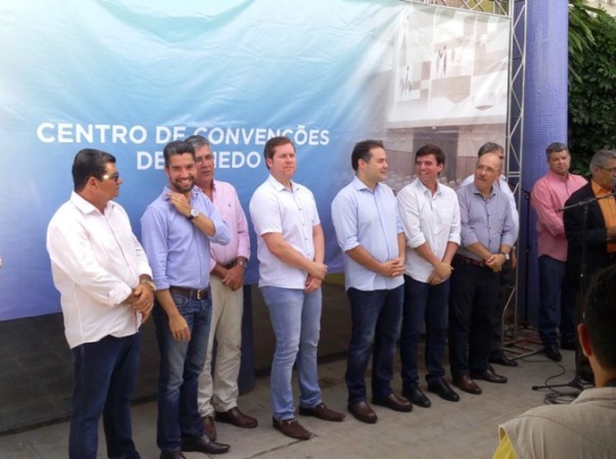 Ordem de serviço para centro de convenções de Penedo é assinada