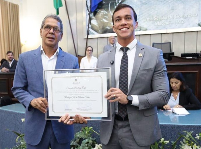 Sessão solene da ALE marca criação da Comenda Rodrigo Café