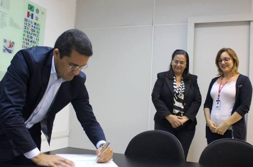 Seplag assina acordo de cooperação com Escola de Contas Públicas