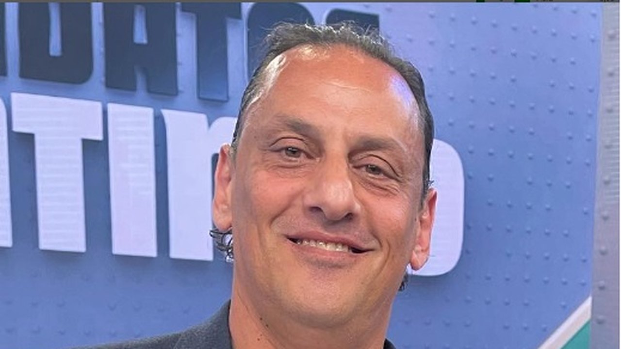 Wassef recomprou Rolex dado a Bolsonaro e vendido por pai de Mauro Cid para entregar ao TCU