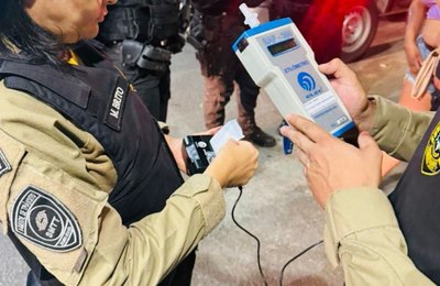 SMTT de Delmiro detecta embriaguez de mulher após registro de acidente com moto