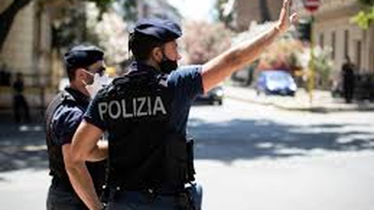 Na Itália, mãe abandona filha em estrada como punição por nota baixa em latim