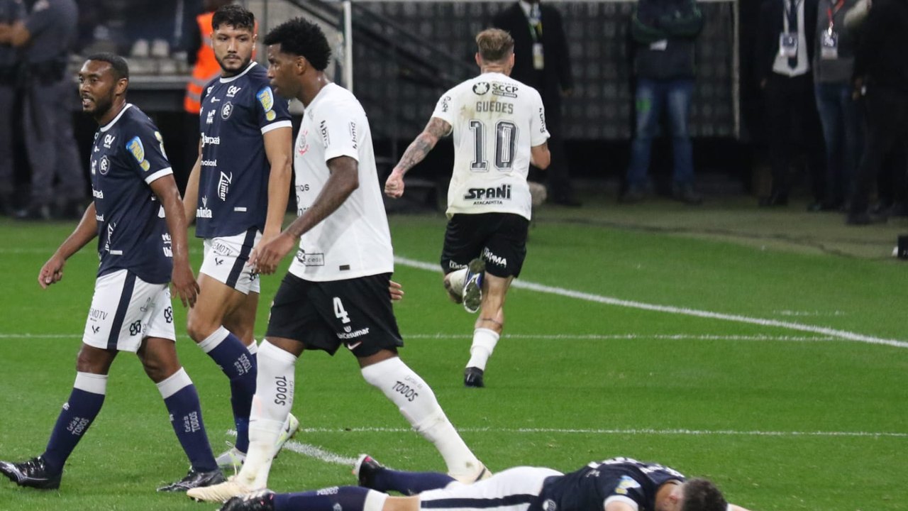 Corinthians sofre, marca no fim e elimina Remo nos pênaltis na Copa do Brasil
