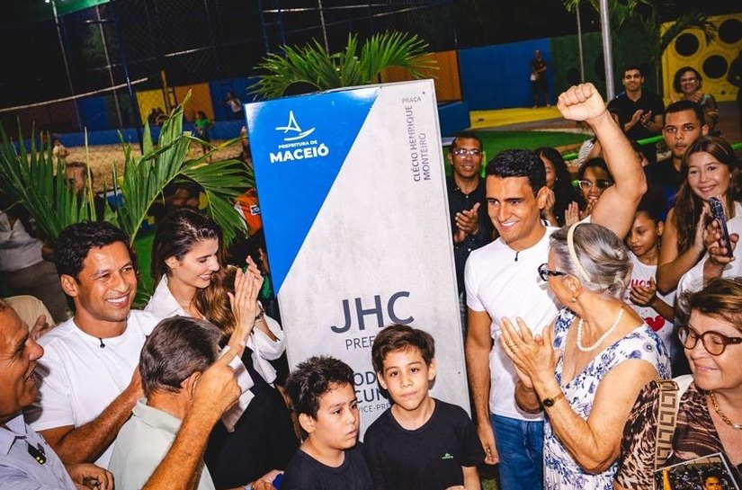 JHC entrega praça no José Tenório e amplia espaços de convivência social em Maceió