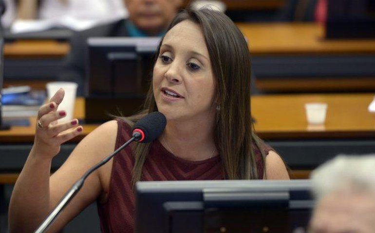 Cota de 15% no Legislativo divide lideranças femininas