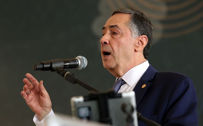 Barroso diz que país precisa de recomeço e pacificação