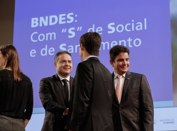 No BNDES, Renan Filho afirma que investir em saneamento é fundamental