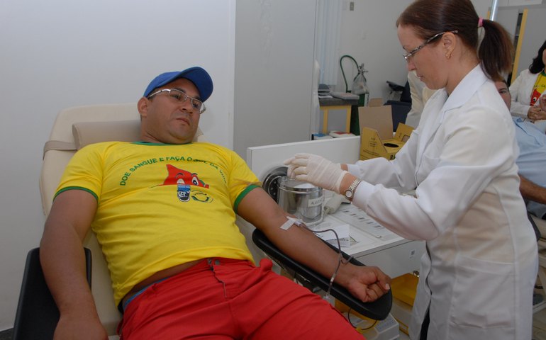 Hemoal e Hemoar prorrogam Campanha de Doação de Sangue para a Copa até sexta