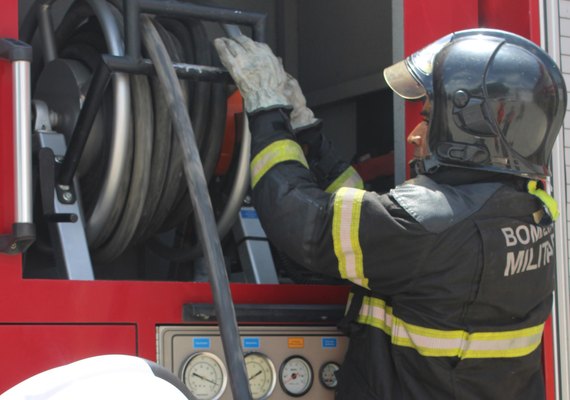 Princípio de incêndio em joalheria mobiliza Corpo de Bombeiros no centro de Maceió