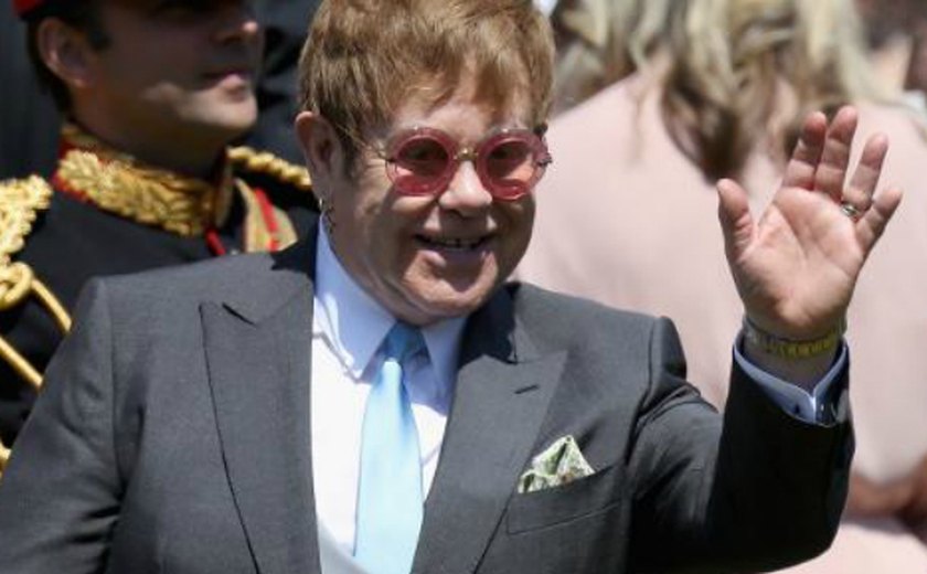 Elton John vai exibir shows históricos no Youtube, um deles gravado no Brasil