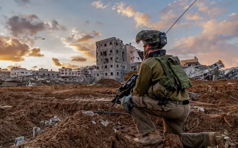 Ataque israelense contra alvos do Hamas mata mais de 30 em Gaza