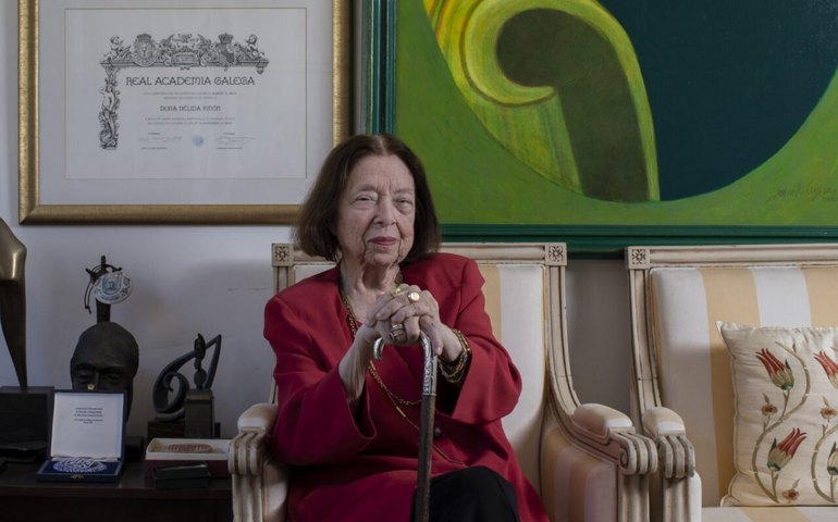 Nélida Piñon deixa quatro apartamentos como herança para suas duas cachorrinhas