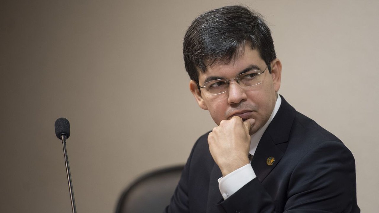 Randolfe pede afastamento de Augusto Nardes do TCU e convocação no Senado