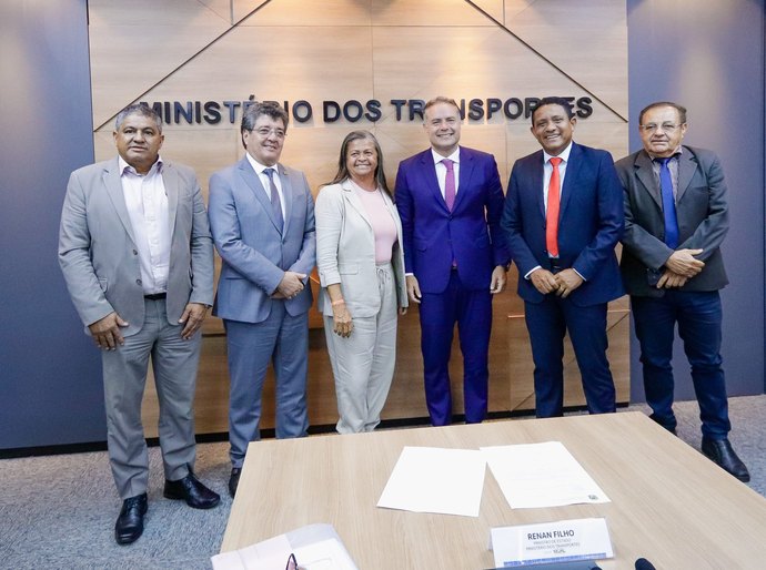 Senador e ministro dos Transportes viabilizam investimentos na Infraestrutura e Educação de Palmeira