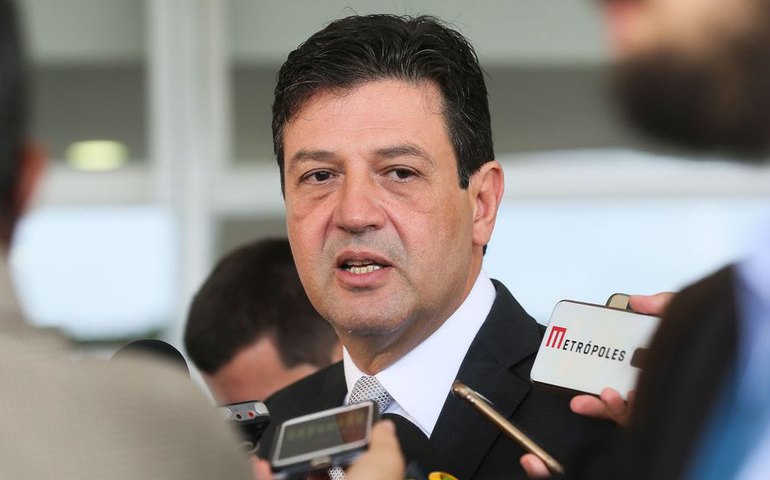 Em livro, Mandetta acusa Bolsonaro de negacionismo