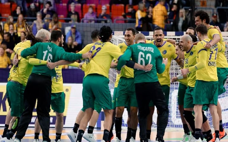 Brasil vence Cabo Verde no sufoco e avança em 2º do grupo no Mundial de Handebol